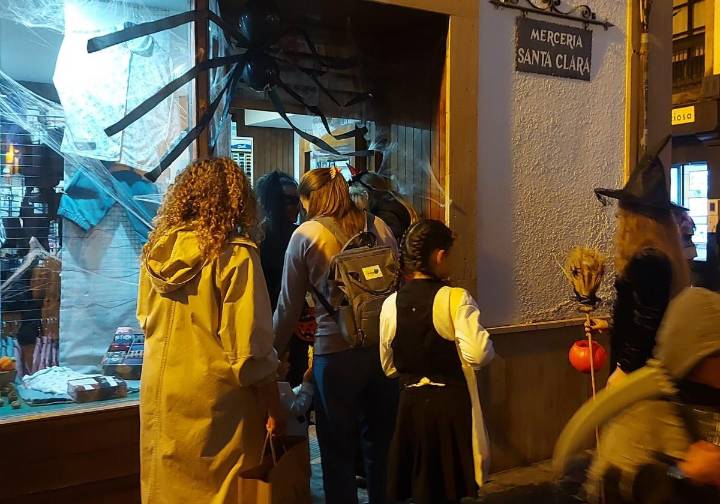 Halloween llena las calles de Villaviciosa