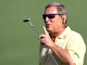 Fuzzy Zoeller, two-time major champion haunted by racist joke about Tiger Woods, dies at 74