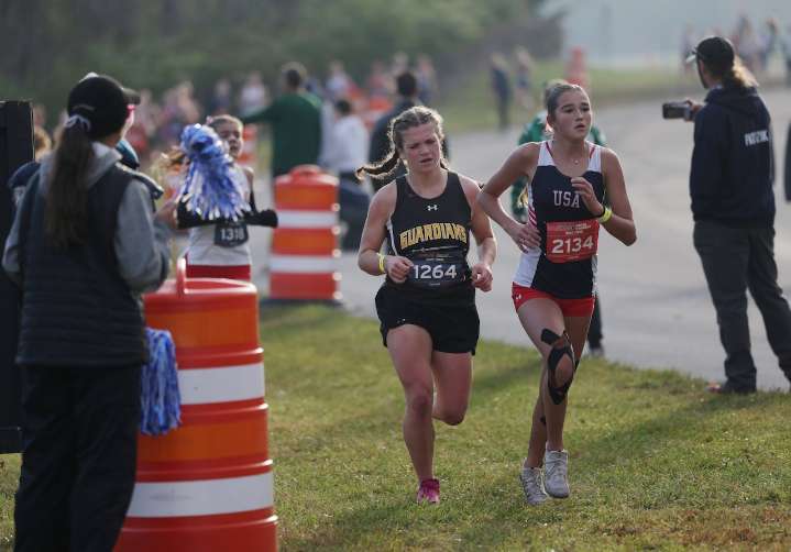 Going faster with each run, Seth Betzold leads Bay City area at cross country finals
