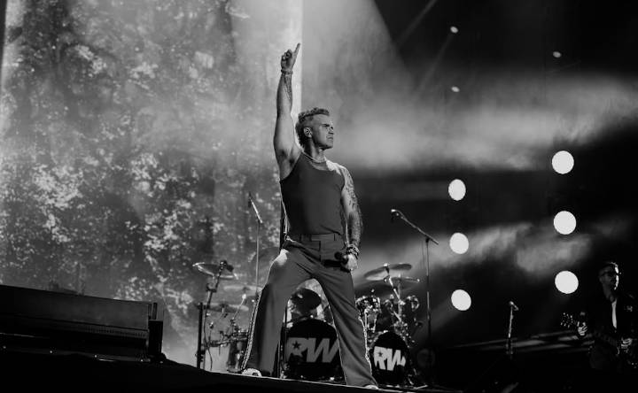 Robbie Williams preocupa por deterioro visual tras tratamiento para bajar de peso