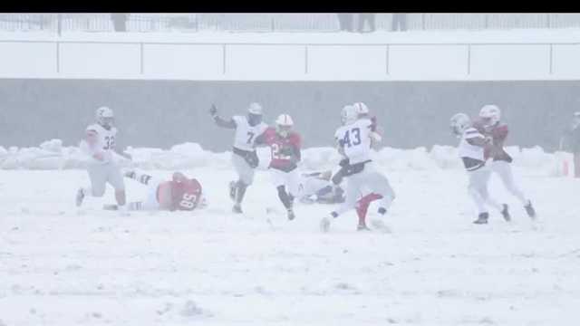 Iowa snowstorm: College football teams host games in snowstorm