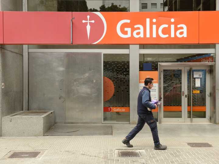 Grupo Galicia abre la temporada de balances bancarios en rojo: perdió $ 87.710 millones