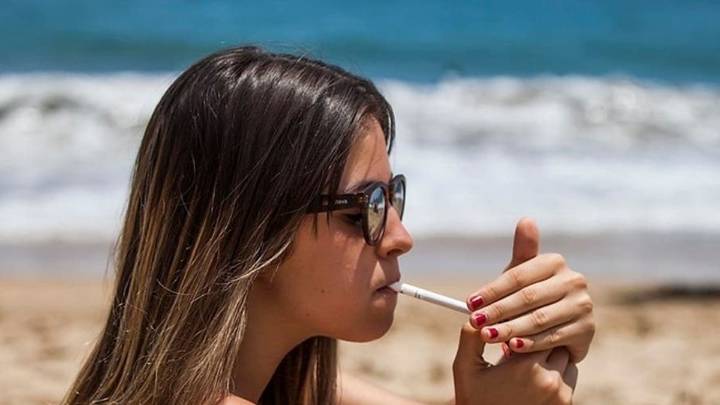 Ya no se podrá fumar en las playas de Mar del Plata: cuál es el valor de las multas
