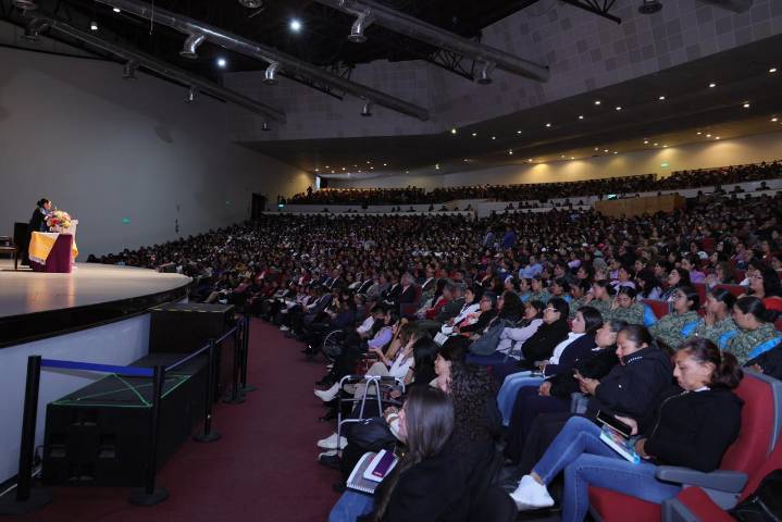 Cuéllar: mujeres son la fuerza que sostiene a Tlaxcala; Aragón llama a transformar la vida de ellas