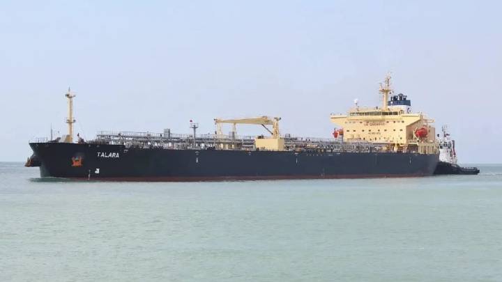 US, UK Allege Iran Seized Singapore-Bound Oil Tanker In Strait Of Hormuz