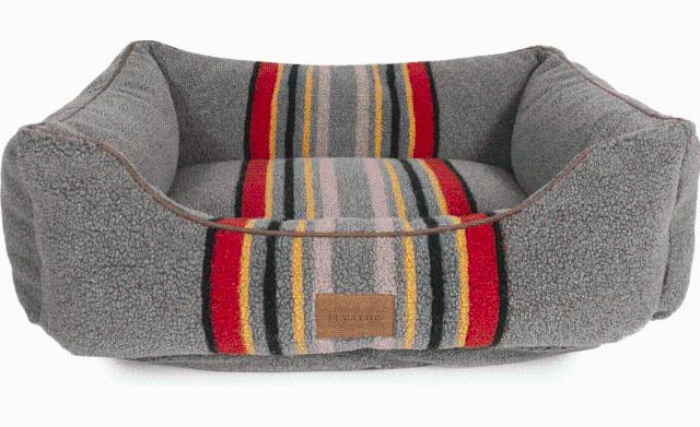 18 Editor-Approved Toys, Snacks, & More to Treat Your Pets to This Holiday Season — Starting at $10