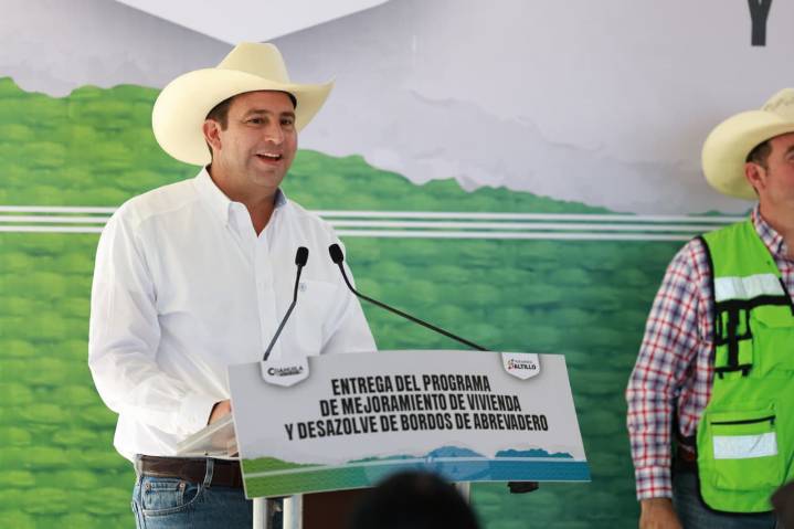 Cierra Javier Díaz 2025 con inversión de 100 MDP al campo saltillense