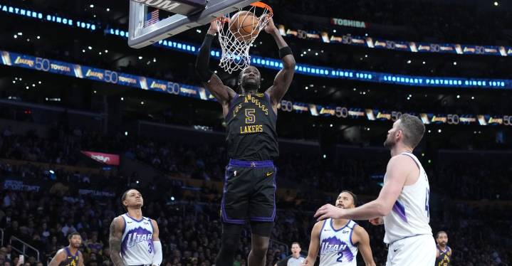 Deandre Ayton had an awesome story of his first alley-oop from LeBron in eighth grade