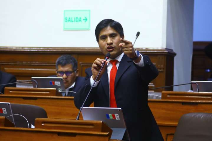 ¿Y los congresistas? Wilson Soto y su proyecto de ley que exige título profesional a influencers