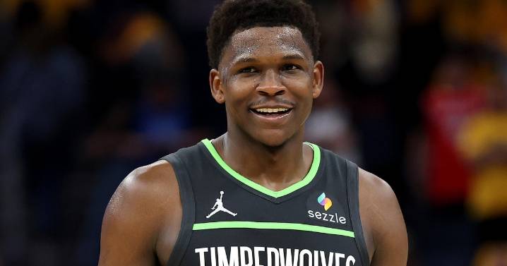 Wolves' Anthony Edwards cleared for contact activity on court, still out vs. Nets