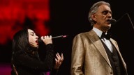 Orgullo rosarino: Nicki Nicole cantó "Vivo per lei" con Andrea Bocelli