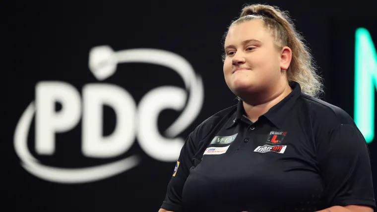 PDC World Youth Championship: Champion Van Veen faces Beau Greaves