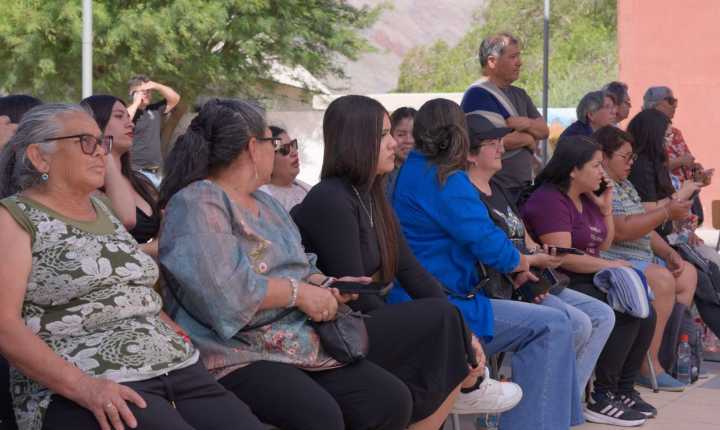 Los Loros celebró con éxito su primera Feria Costumbrista