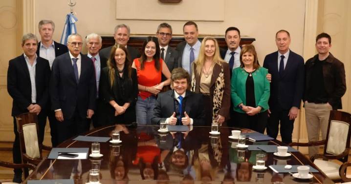 La oferta de Milei a Santilli, el éxodo amarillo y el futuro libertario: “El PRO quedó muy chico”