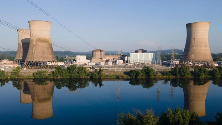 Energy Department loans $1B to help finance the restart of nuclear reactor on Three Mile Island
