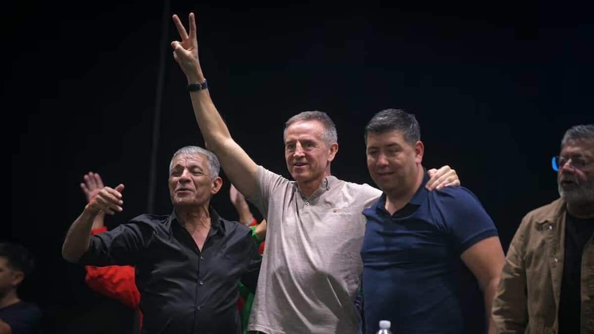 La CGT admite que no fue convocada por la reforma laboral y presiona para postergar el debate