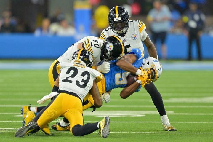 Deadspin | Steelers CB Darius Slay (concussion) ruled out vs. Chargers