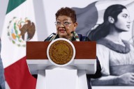 Ernestina Godoy queda como interina en la FGR tras renuncia de Gertz Manero