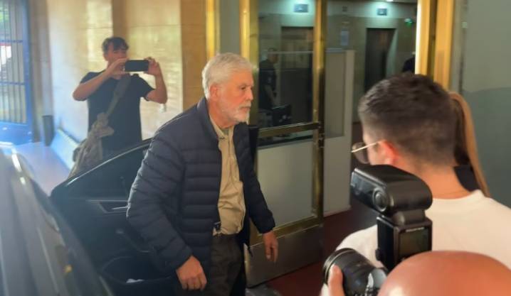 Julio De Vido, uno de los responsables de la Masacre de Once, se entregó para cumplir su condena