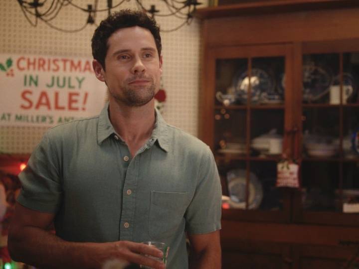 Virgin River's Vancouver star Benjamin Hollingsworth leads new Christmas movie, plus his 5 favourites