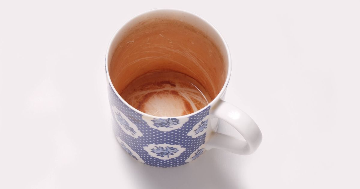 Stubborn tea stains vanish from mugs with 1 item you have in laundry cupboard