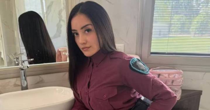 Una policía grabó videos en Tik Tok con el uniforme, desató un escándalo y fue suspendia