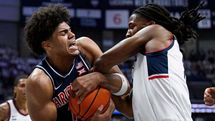 Jaden Bradley scores 21 to lead No. 4 Arizona past No. 3 UConn