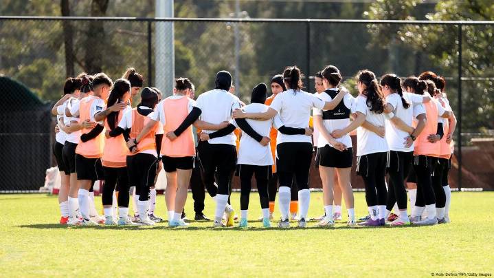 Las futbolistas afganas, cerca de recuperar el reconocimiento internacional tras cuatro años en el exilio