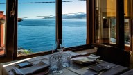El restaurante que recomienda la Guía Michelin con vistas al mar y que está ubicado en uno de los pueblos más bonitos de Asturias: caldereta de pescado, "cacholetus" y hasta conservas propias