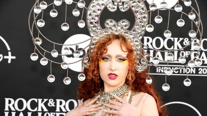 Chappell Roan’s Cyndi Lauper Tribute Look Is for True Fans Only