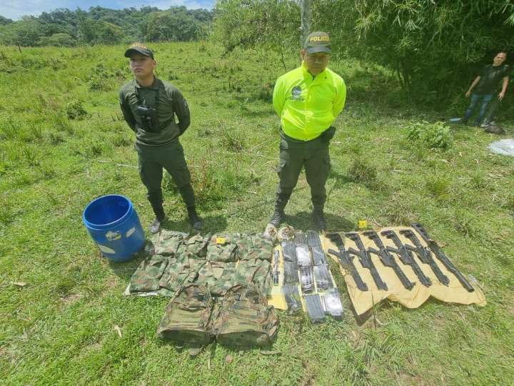Fue incautado arsenal de guerra e intendencia perteneciente a las AUC subestructura Gonzalo Oquendo