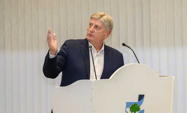 Proyectan el 2026 con déficit cero y menos agentes