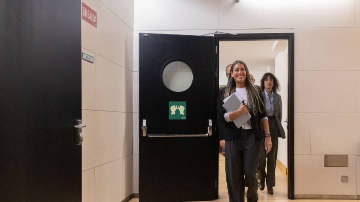 Junts mete al Gobierno en el maletero