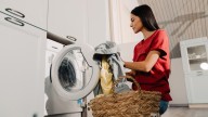 7 Signs Hard Water Is Damaging Your Laundry (And Simple Solutions)