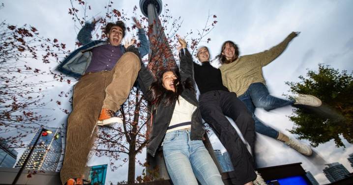 Why this group of friends wants to walk 29 hours to Niagara Falls