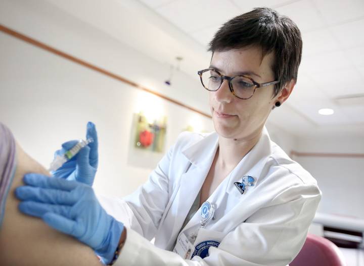 Lawmaker proposes letting Ohio pharmacists test, treat respiratory illnesses