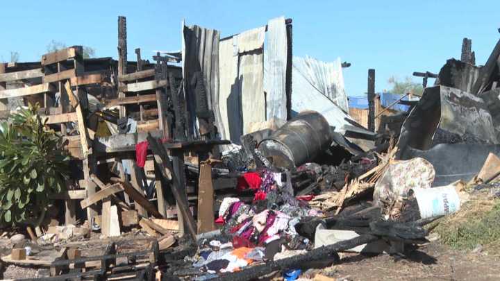 Una Vivienda Resulta Incendiada por Completo por Presunto Fuego Provocado en Hermosillo