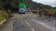 Continúa paso a un solo carril tras atentado en la vía Medellín - Costa Atlántica que habría hecho el ELN