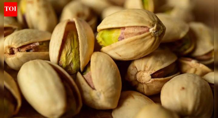 Benefits of eating pistachios on an empty stomach for better metabolism, improved digestion and heart health
