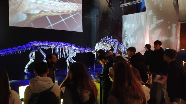 Alumnos de 4º de ESO del IES Segundo de Chomón visitan el Museo Paleontológico de Dinópolis dentro de la Semana de la Ciencia en Aragón