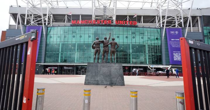 "£25 are you joking?": Taxi driver caught out after Manchester United game