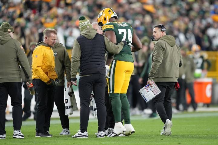 Deadspin | Packers place OL Elgton Jenkins (leg) on injured reserve