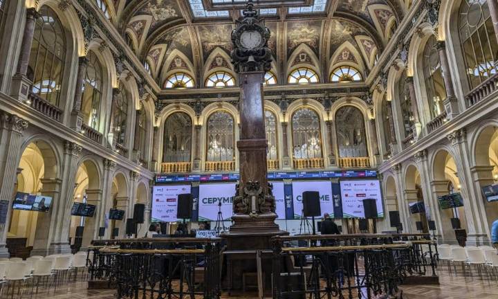 La bolsa española sube el 1,39 % y marca su tercer máximo histórico consecutivo