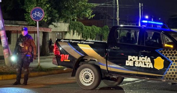 [URGENTE] Fuerte choque en Villa Primavera: una mujer fue llevada al hospital San Bernardo