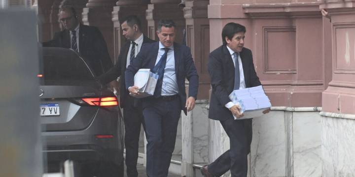 Milei recibe en Casa Rosada a los diputados y senadores electos de La Libertad Avanza