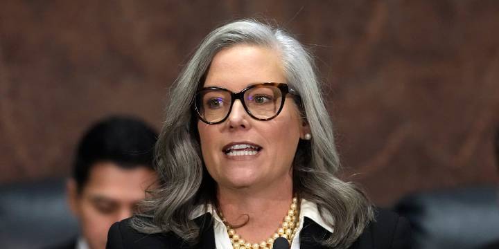 ‘Whiplash and Confusion:’ Arizona Gov. Hobbs urges Trump to release SNAP funds