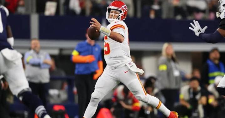 Cowboys doman a Mahomes en Acción de Gracias