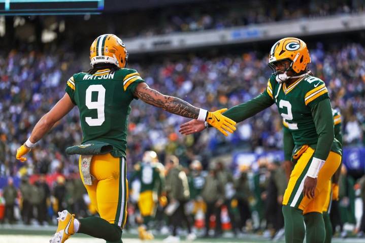 Vikings attempt to beat Packers at Lambeau Field for a third straight season