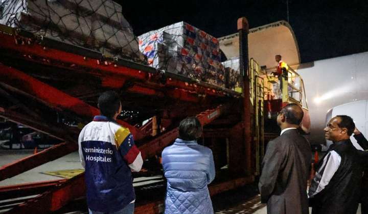 Llegan 135 mil nuevas vacunas provenientes de la India a Venezuela