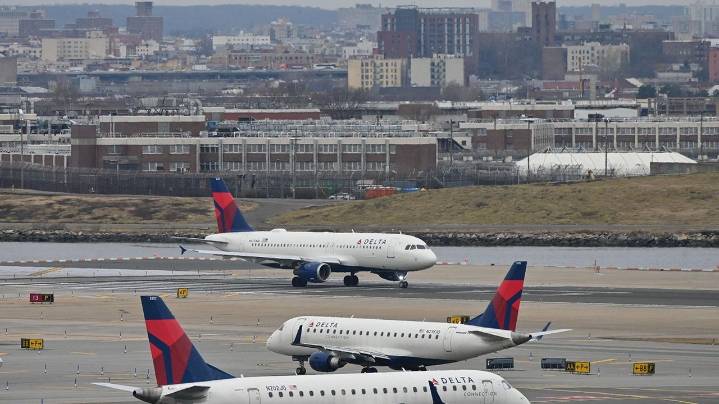 Feds to cut air traffic if government shutdown drags on